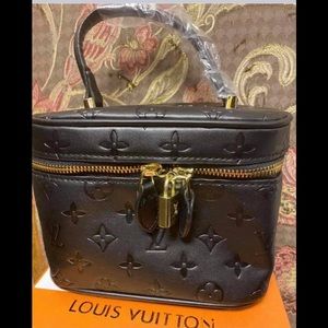 V purse